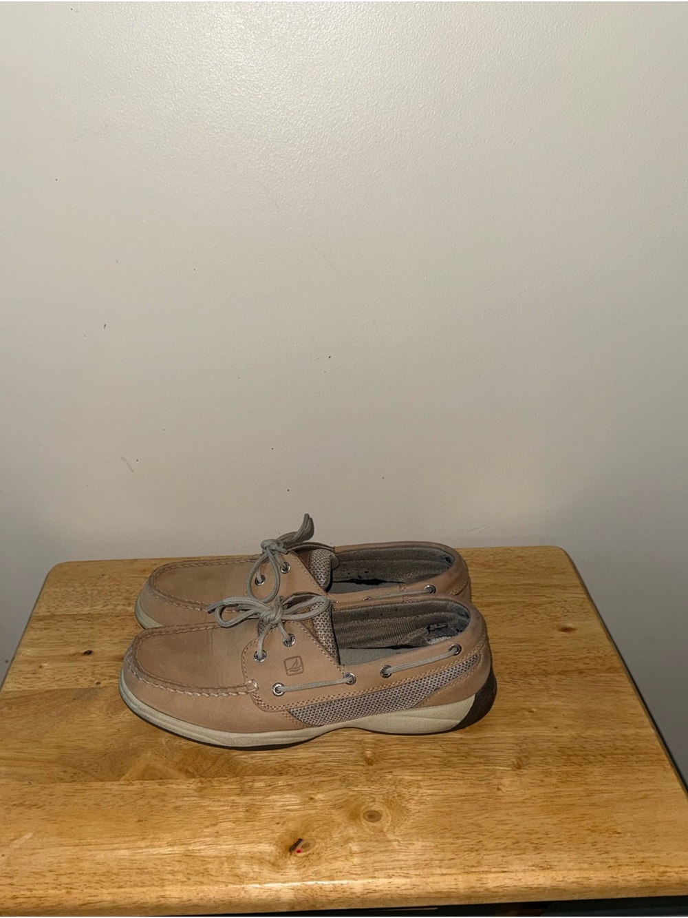 Women’s size 8.5 Sperry Top Sider tan boat shoes #preppy #summer